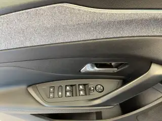 Vehicle image thumbnail, number 12