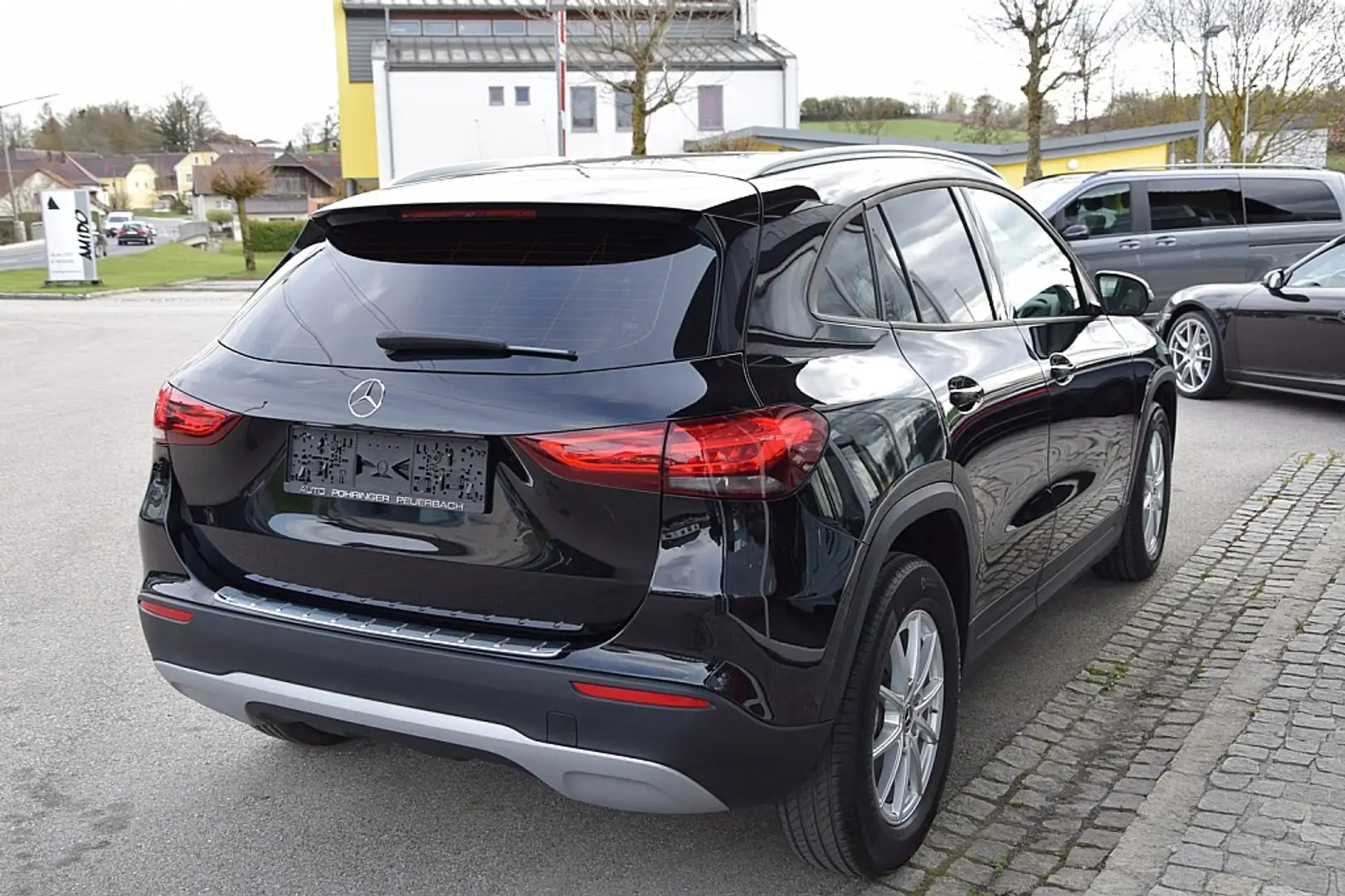 Vehicle image, number 3