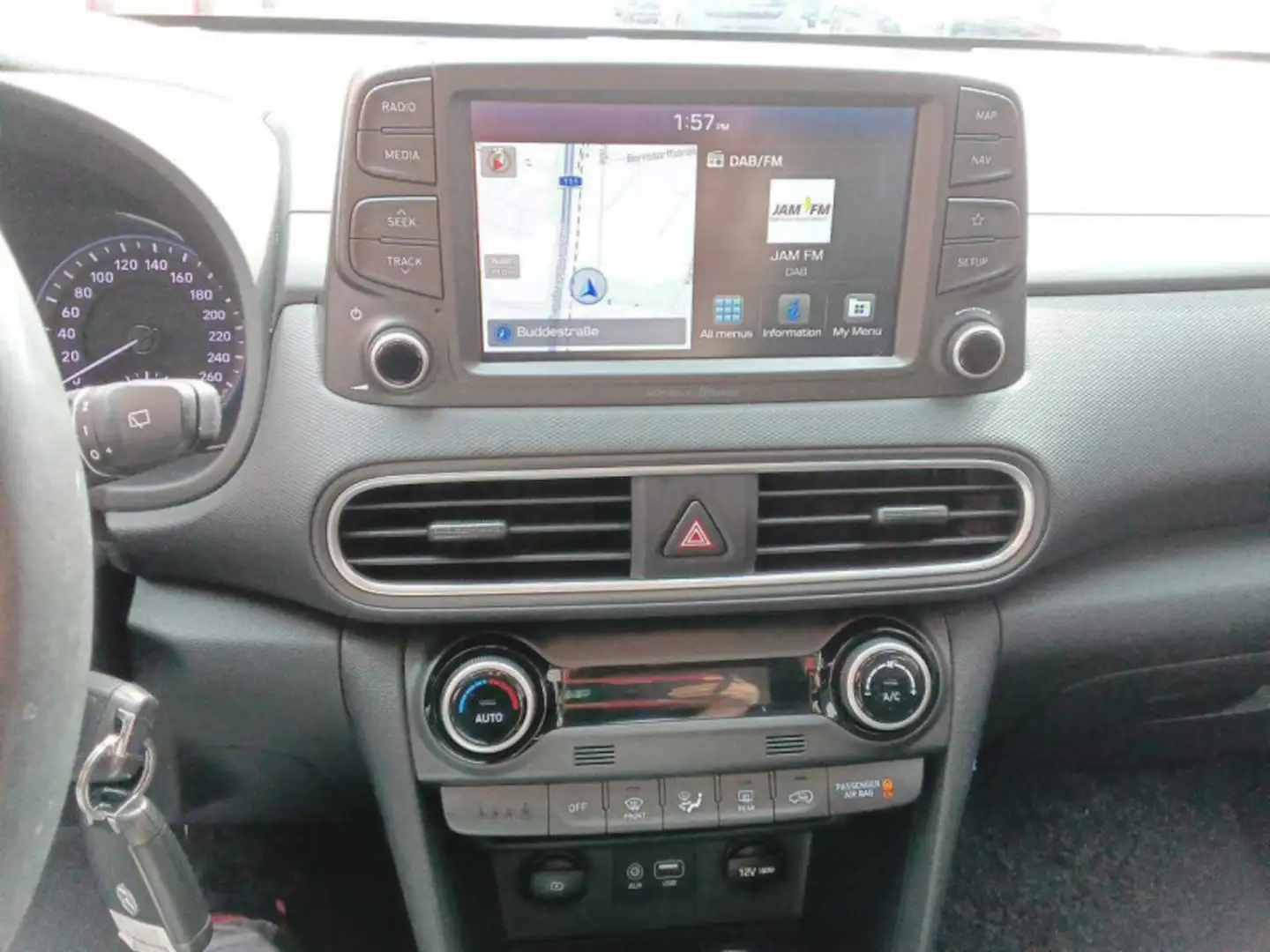 Vehicle image, number 8