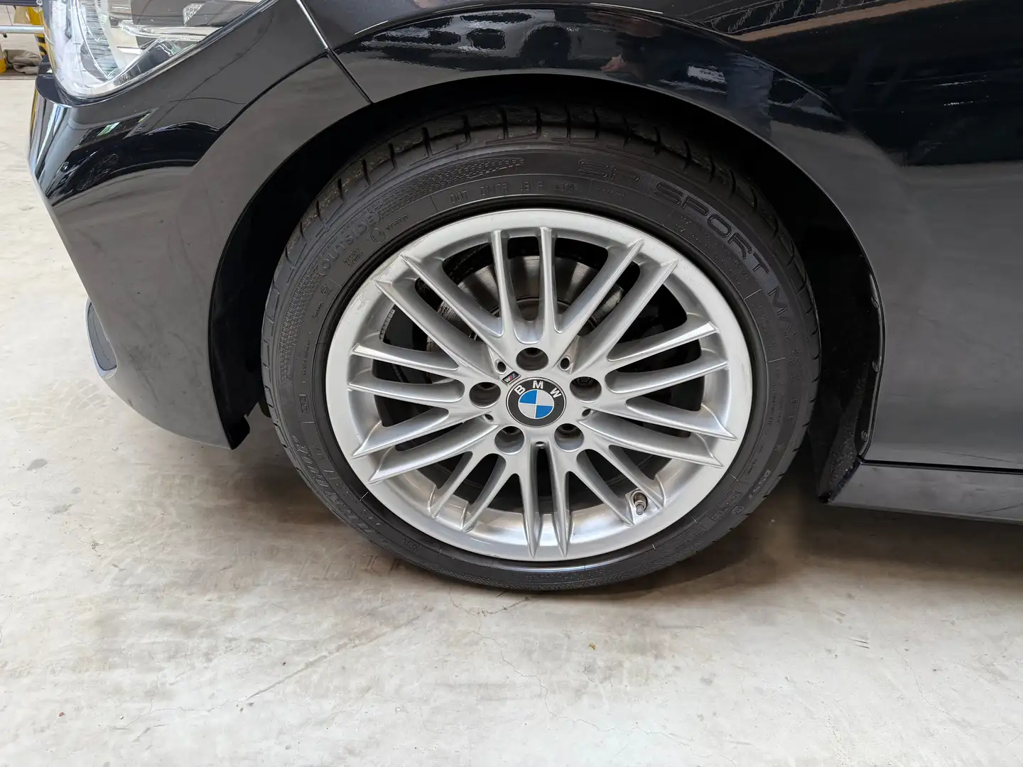 Vehicle image, number 6