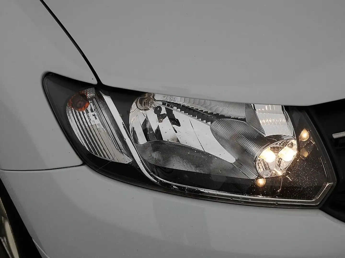 Vehicle image, number 9
