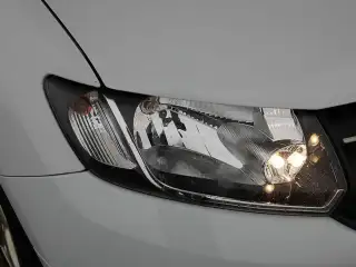 Vehicle image thumbnail, number 9