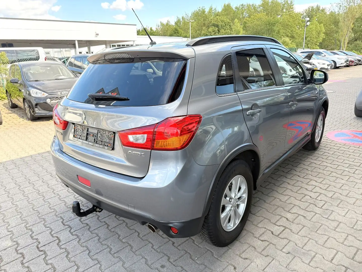 Vehicle image, number 9