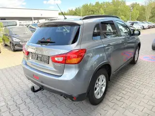 Vehicle image thumbnail, number 9
