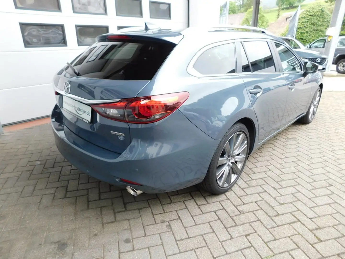Vehicle image, number 4