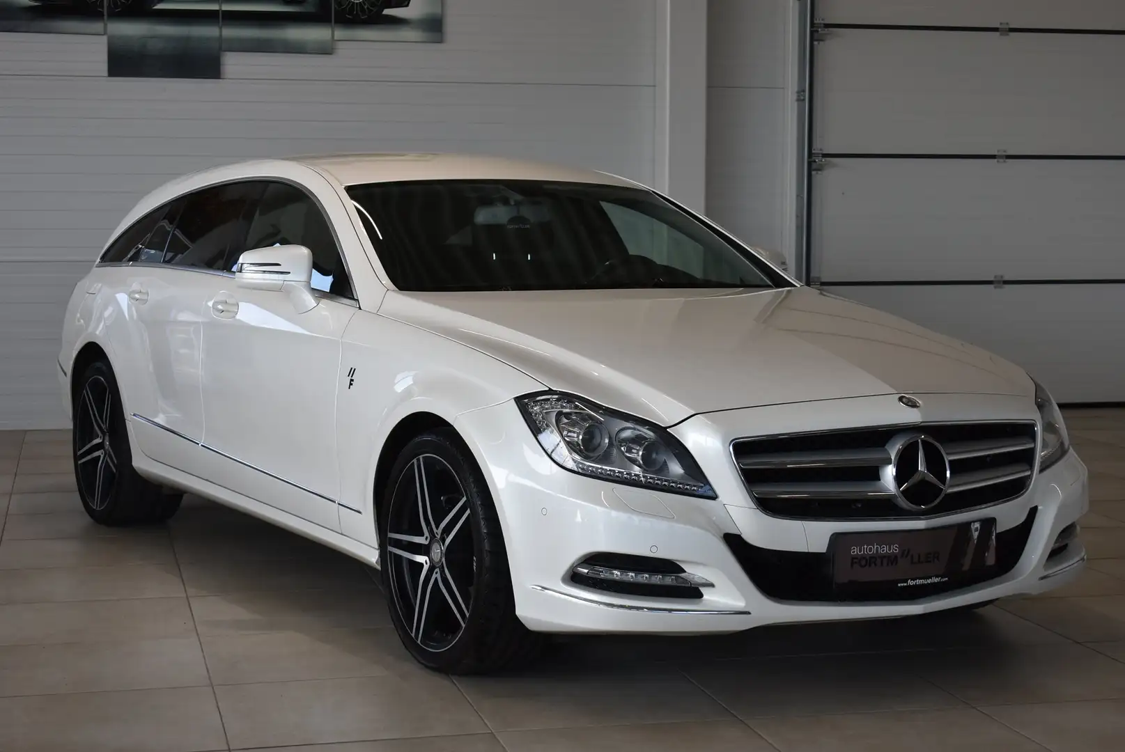 Vehicle image, number 1