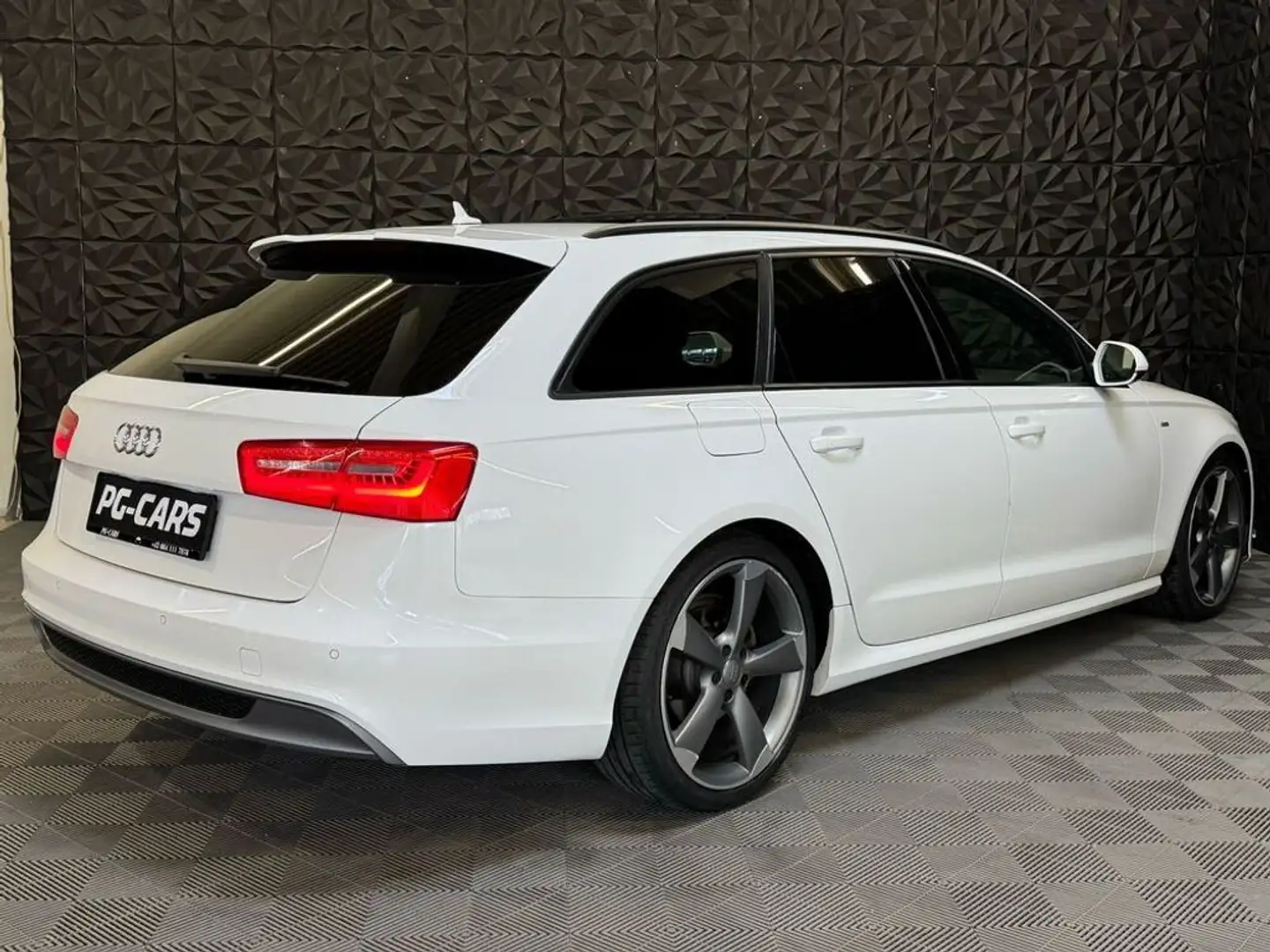 Vehicle image, number 6