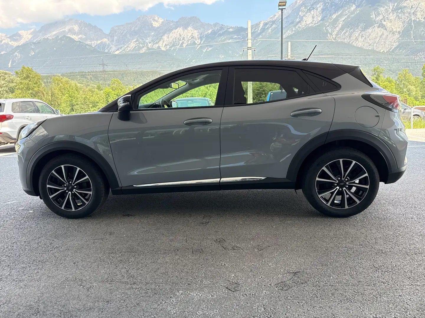Vehicle image, number 4