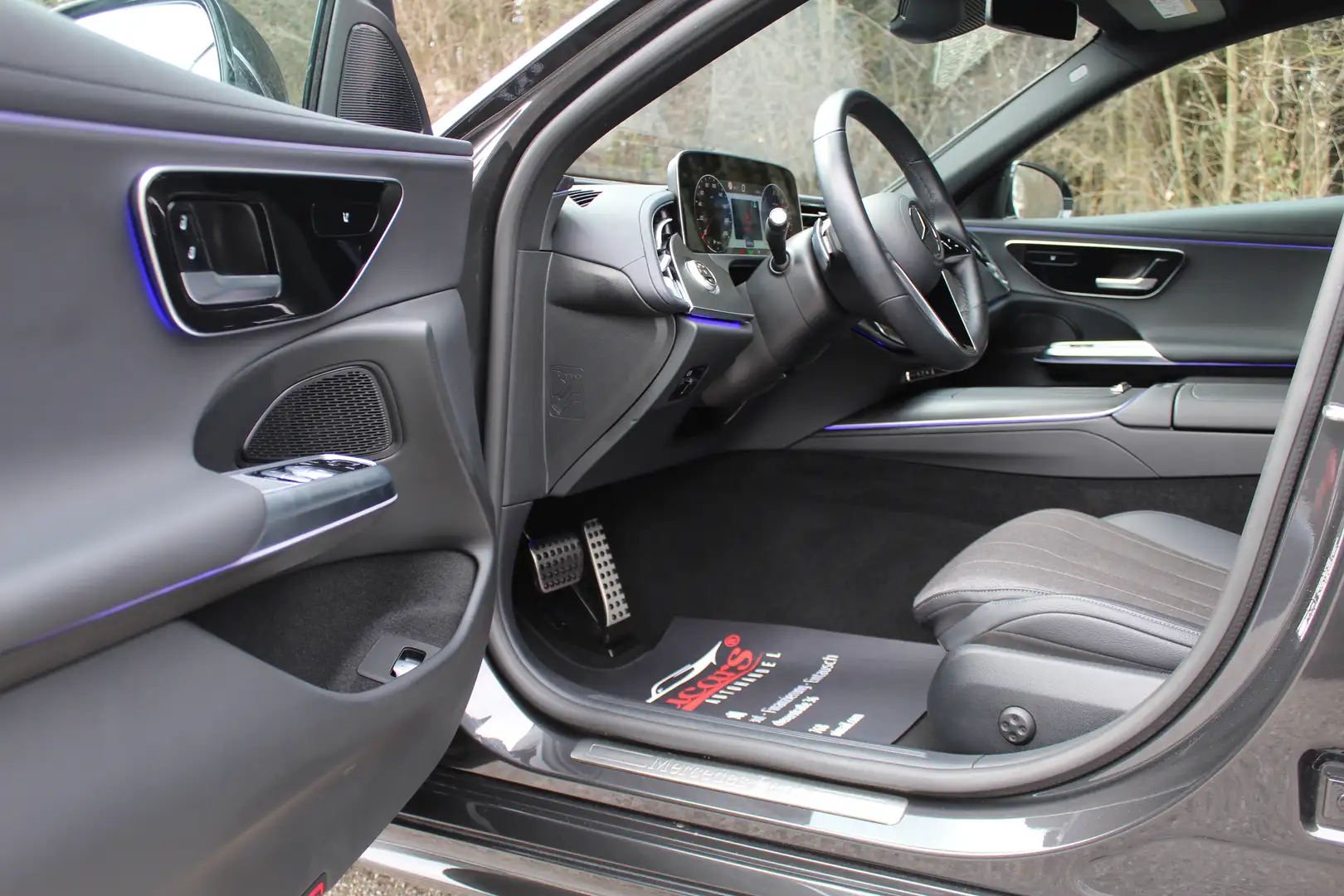 Vehicle image, number 9