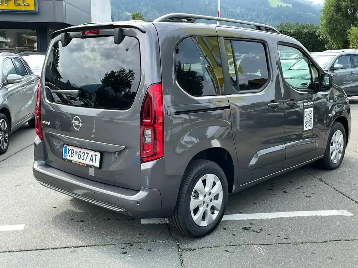 Vehicle image, number 4