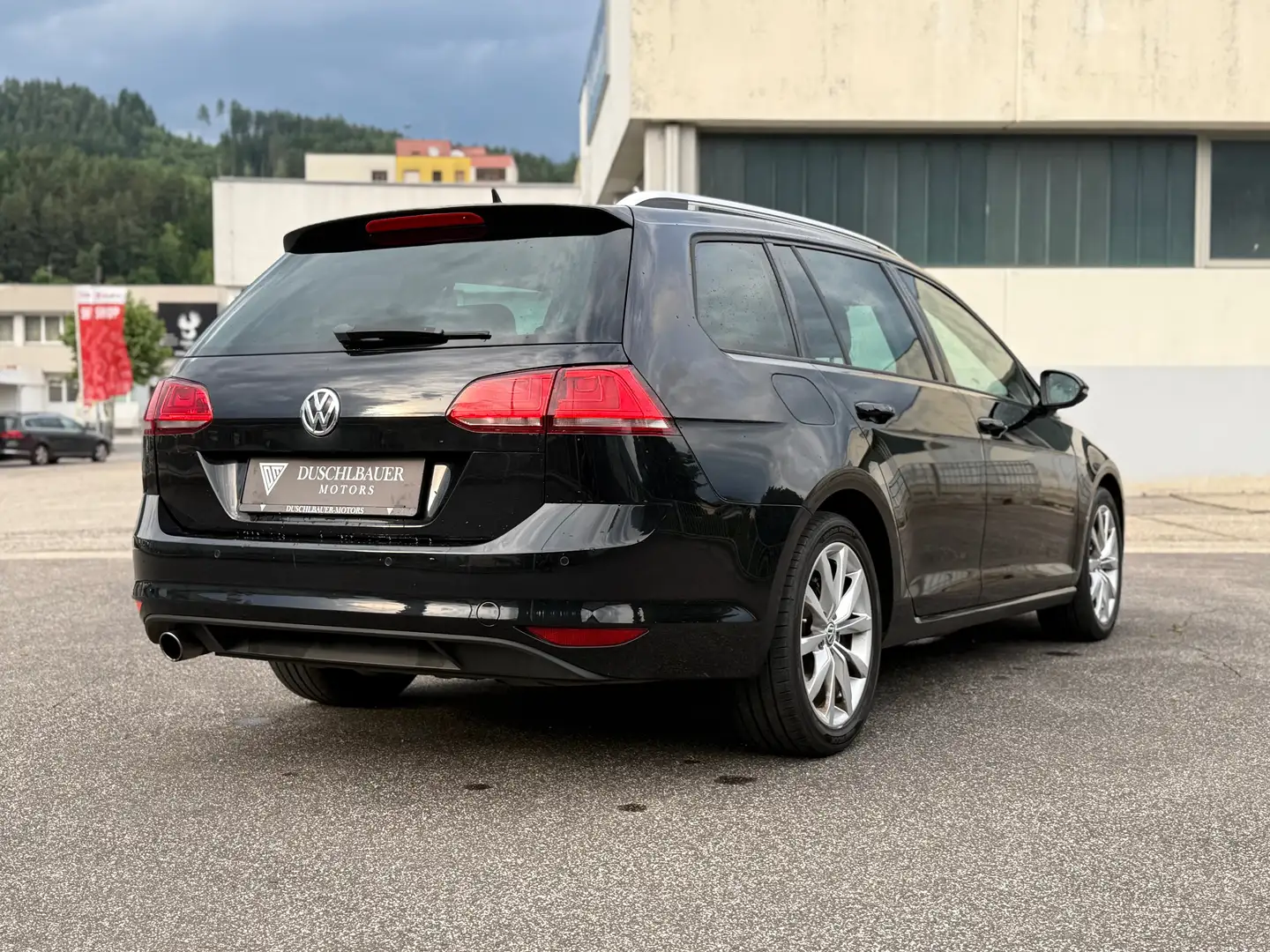 Vehicle image, number 8