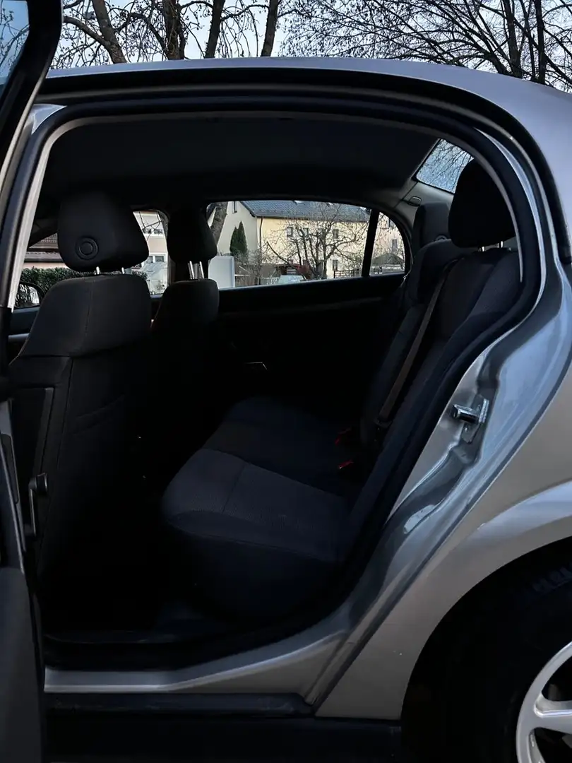 Vehicle image, number 17