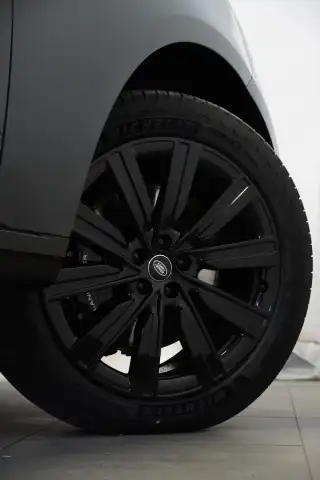Vehicle image thumbnail, number 9