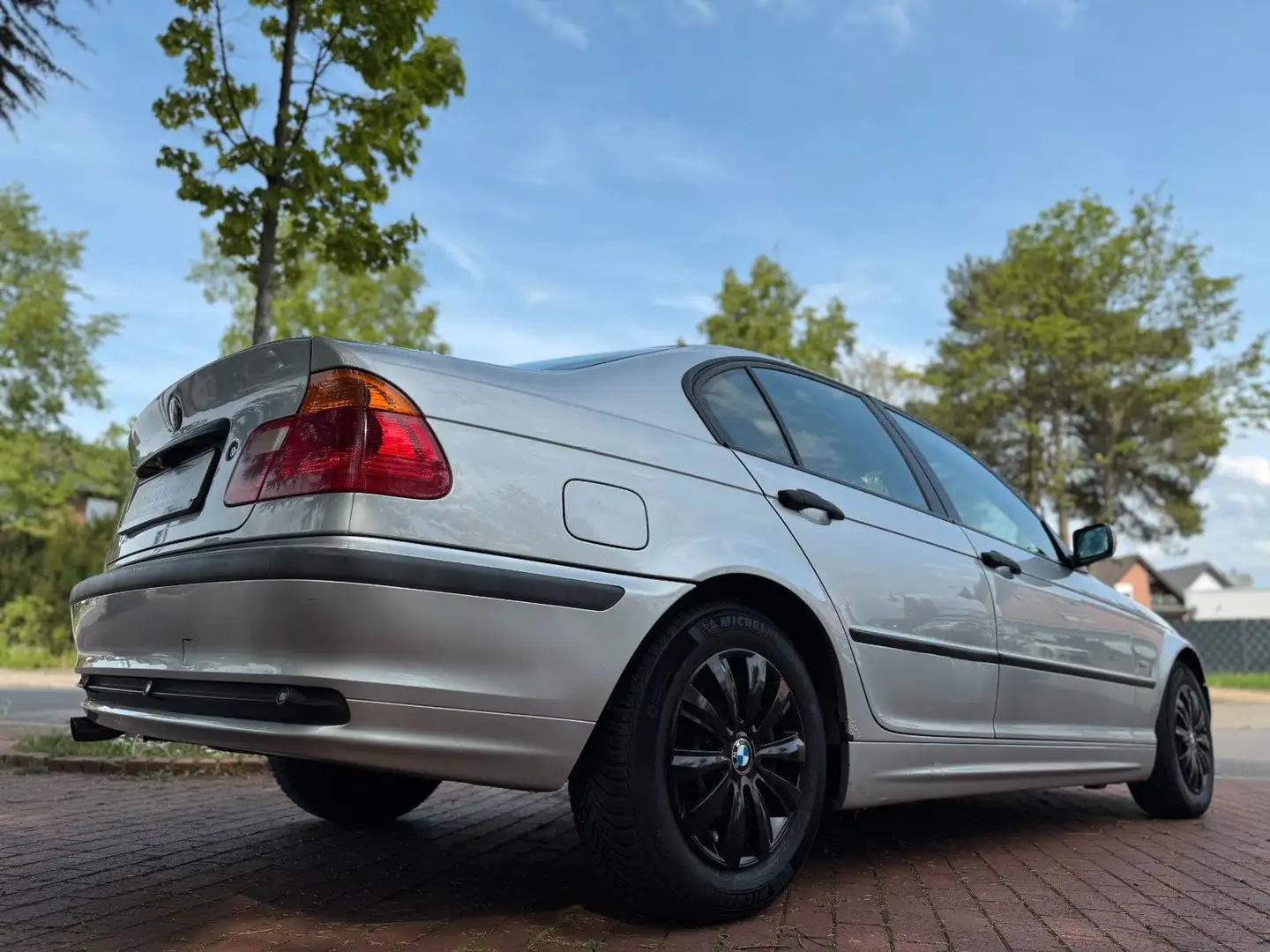 Vehicle image, number 6