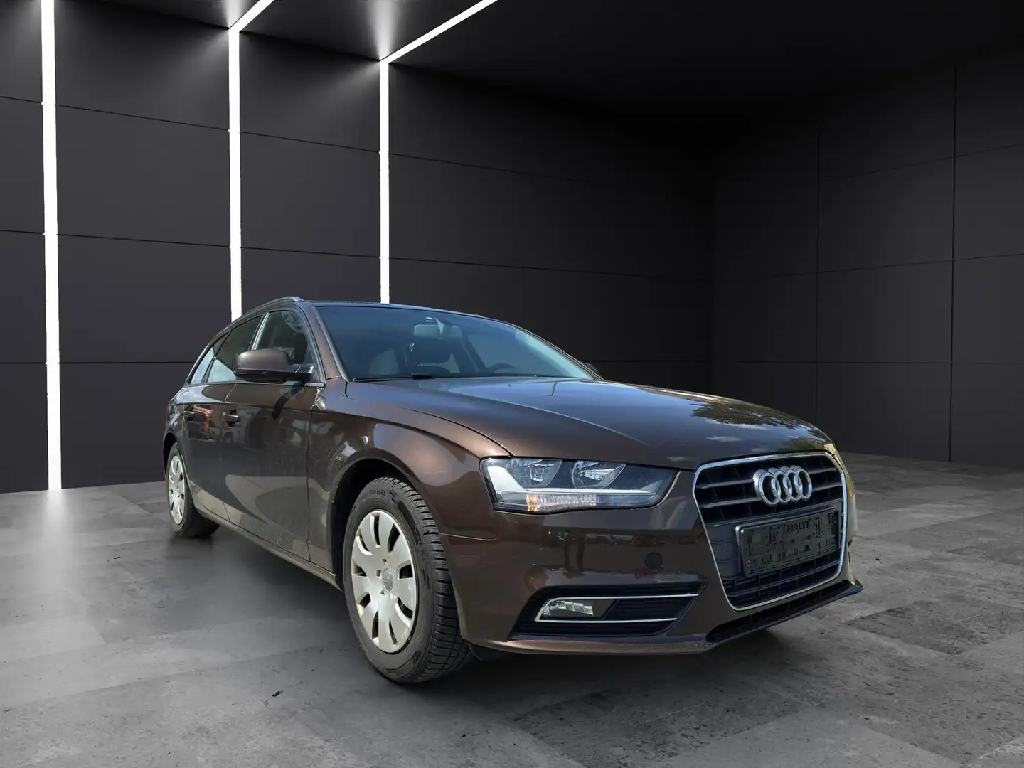 Vehicle image, number 9