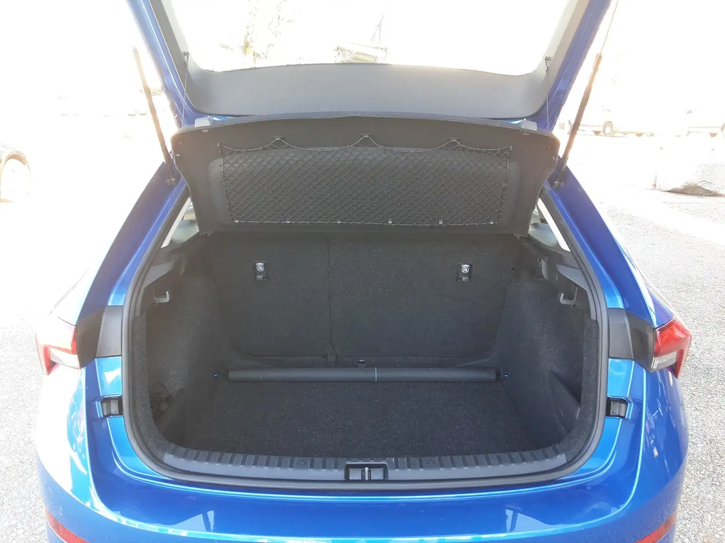 Vehicle image, number 13
