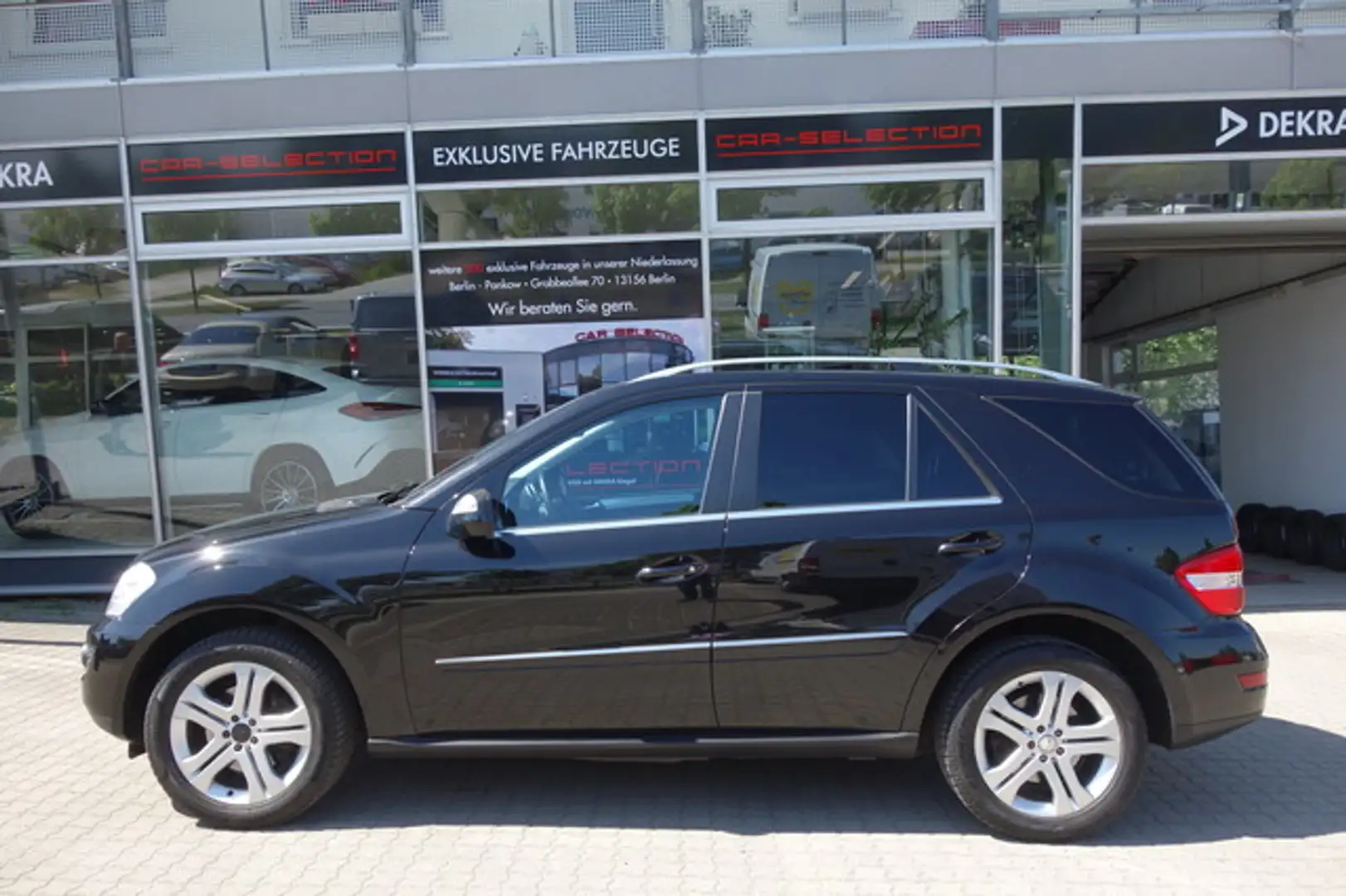 Vehicle image, number 3
