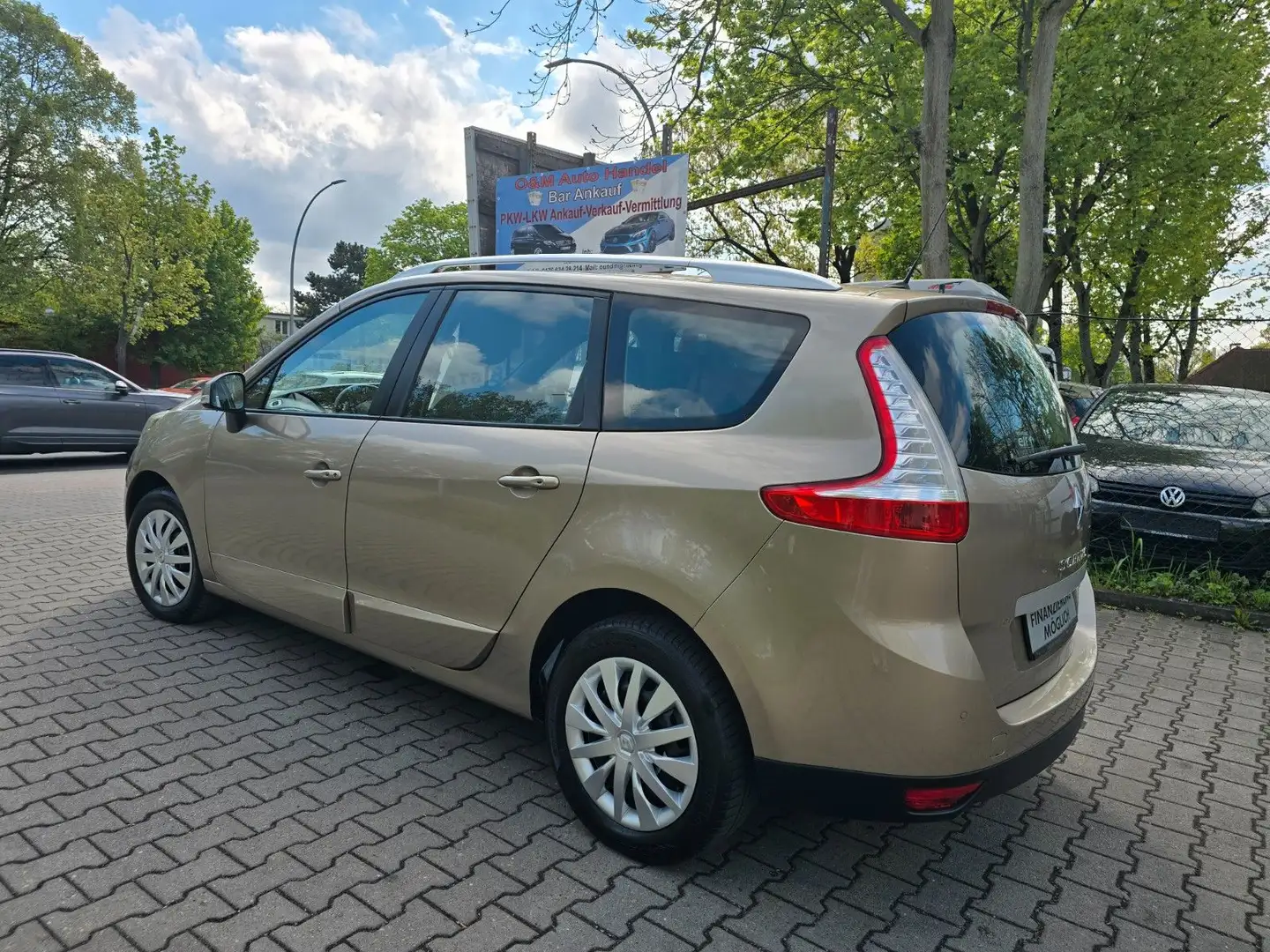 Vehicle image, number 6