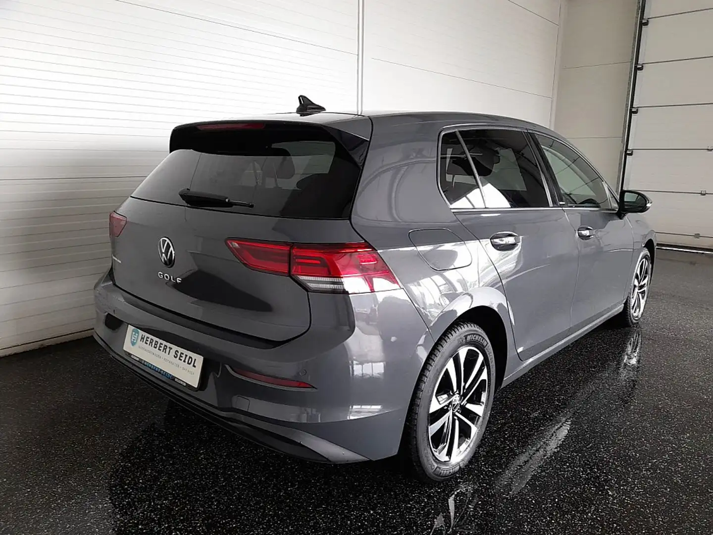 Vehicle image, number 2