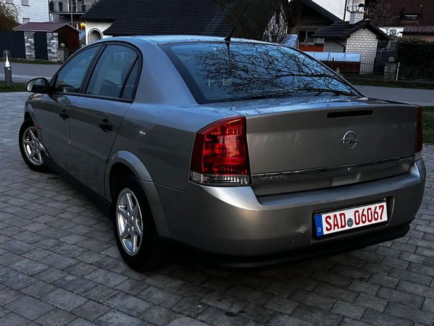 Vehicle image, number 5