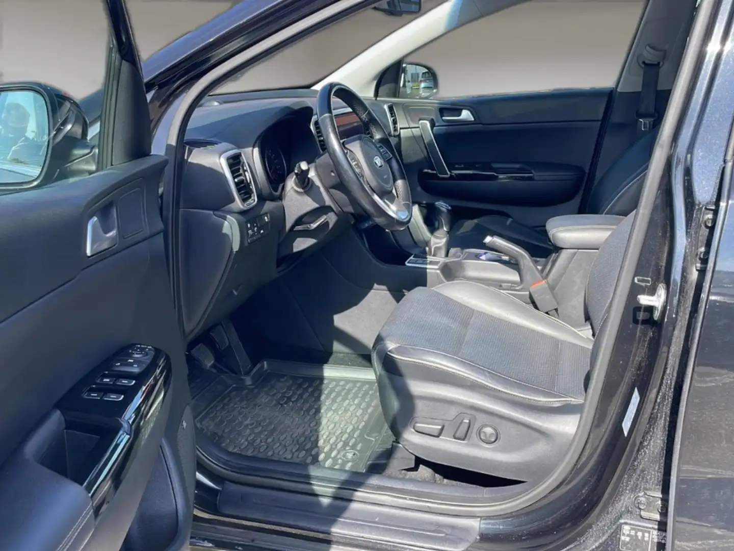 Vehicle image, number 9