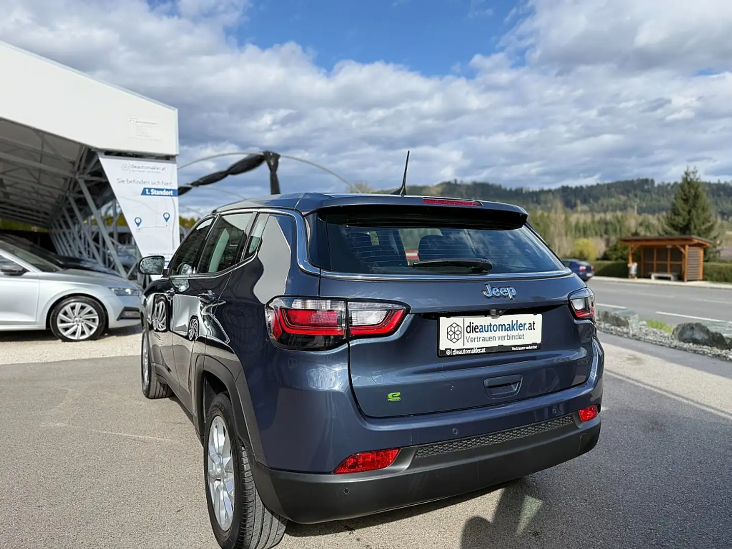 Vehicle image, number 14