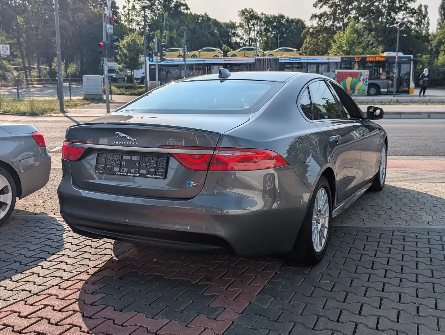 Vehicle image, number 5