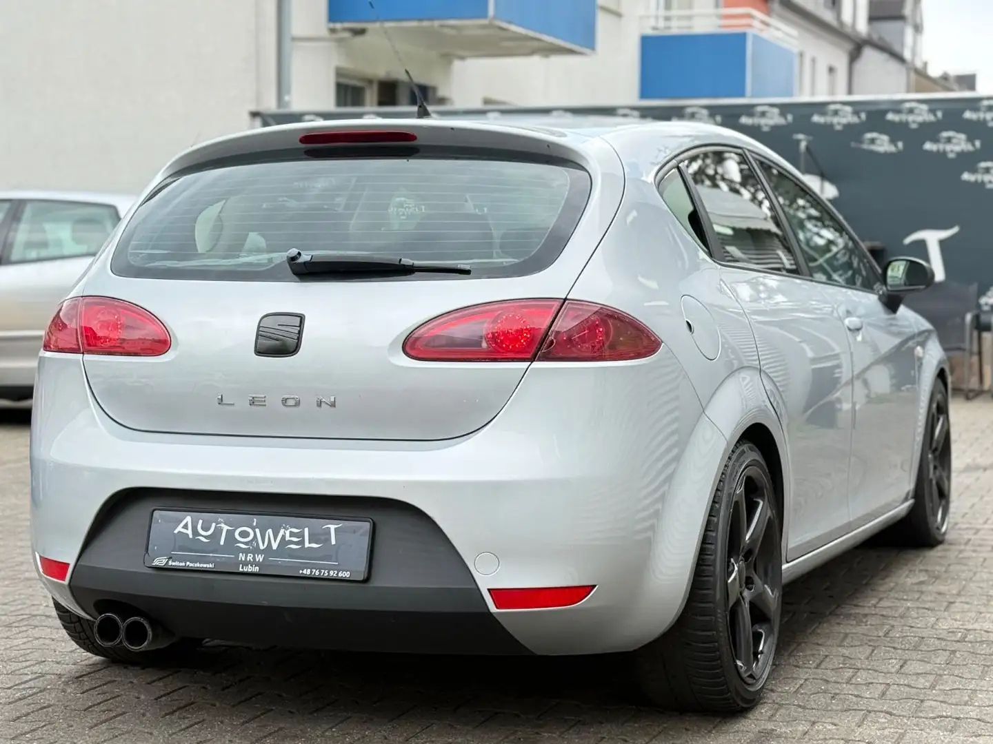 Vehicle image, number 9
