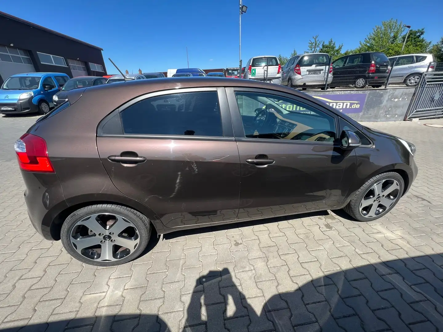 Vehicle image, number 4