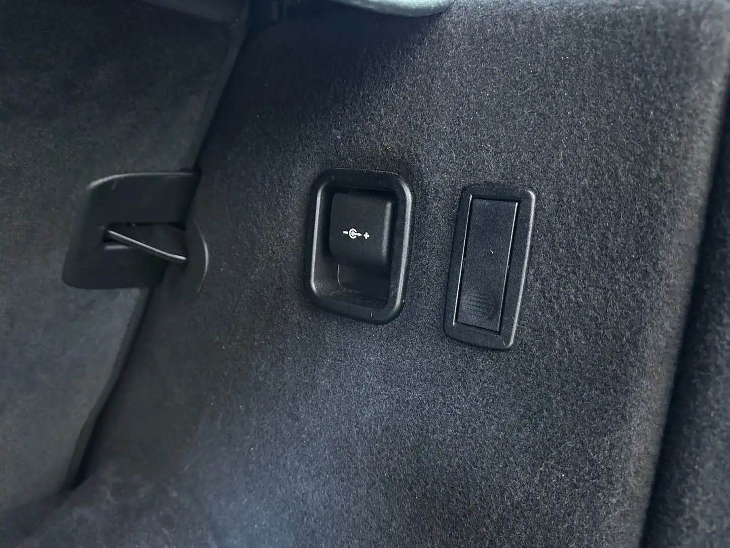 Vehicle image, number 13