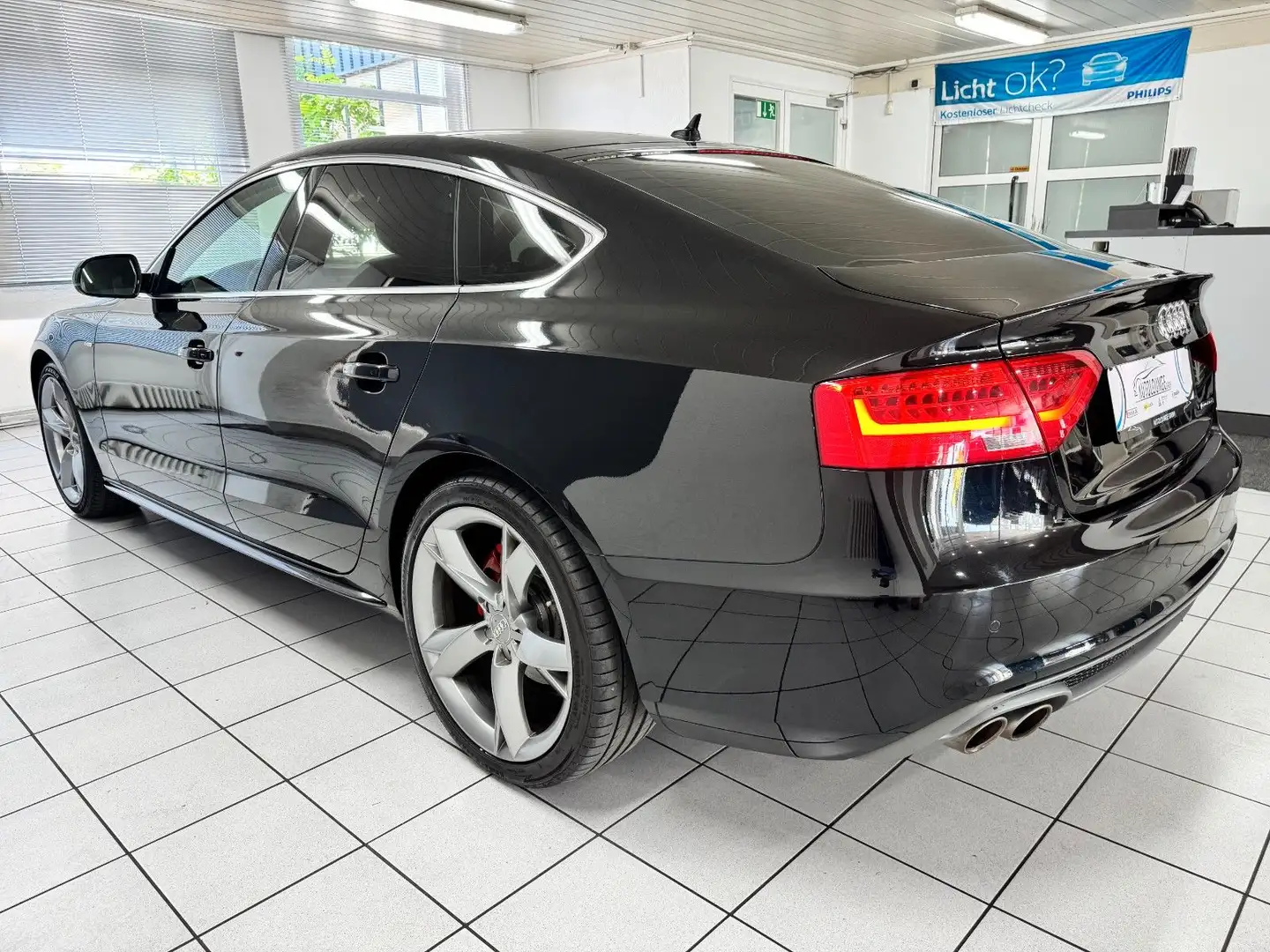 Vehicle image, number 7