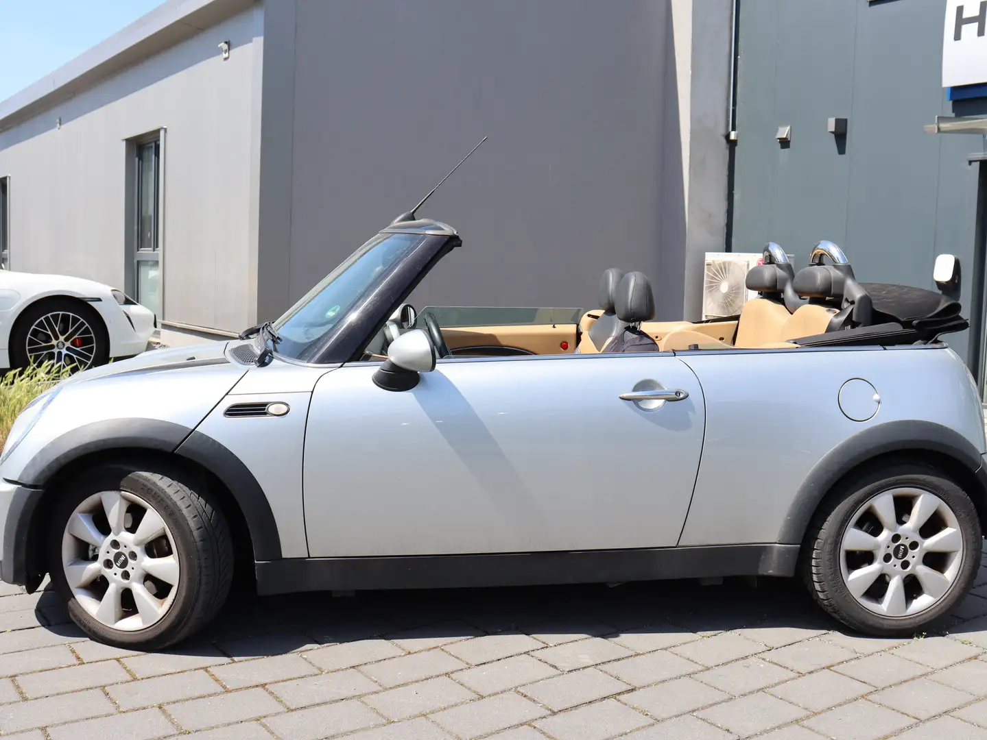Vehicle image, number 7