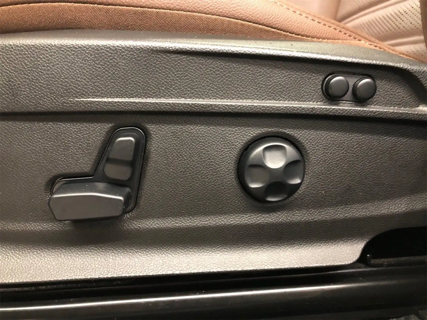 Vehicle image, number 4