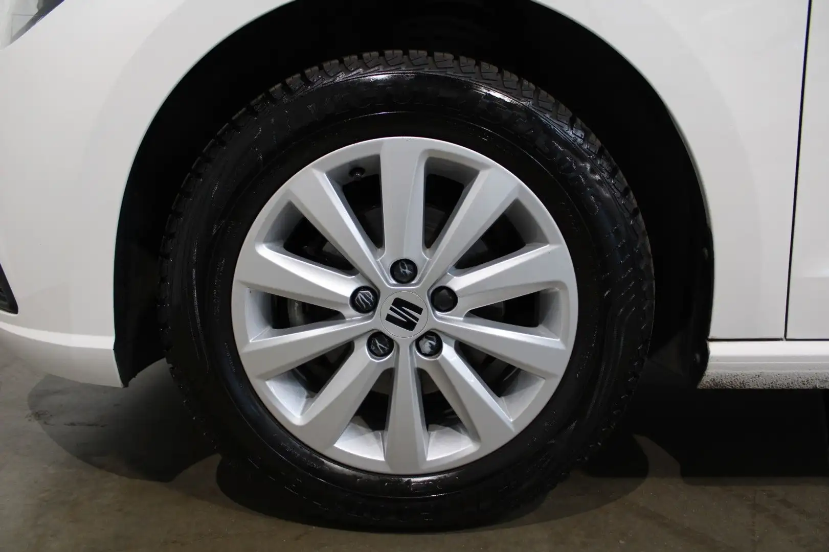 Vehicle image, number 11