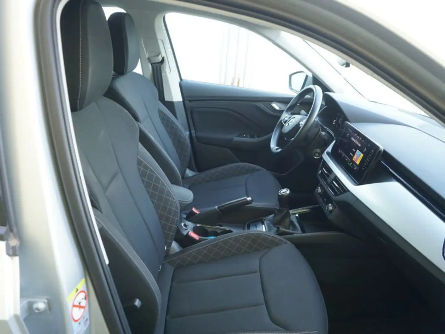 Vehicle image, number 9