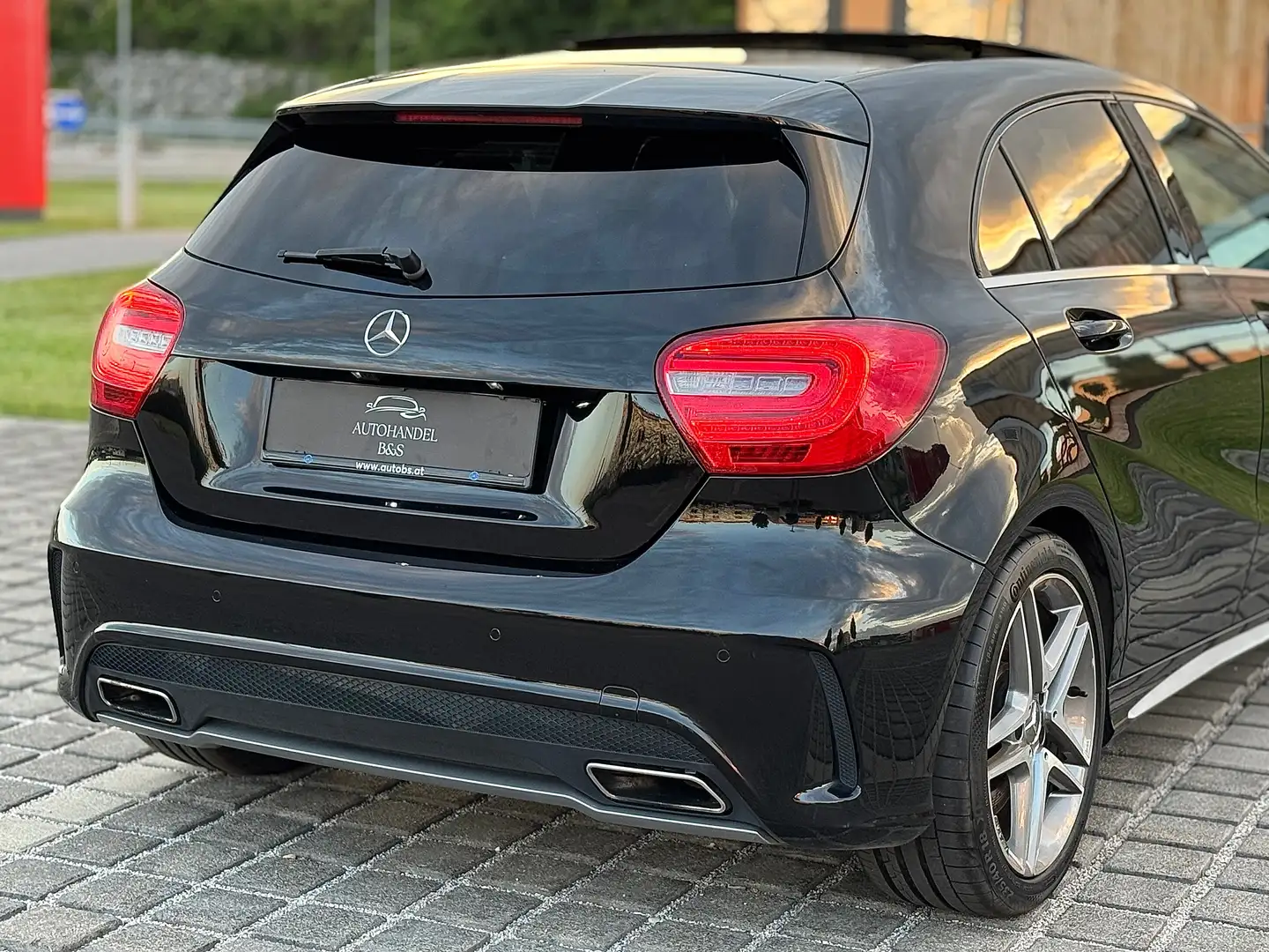 Vehicle image, number 8