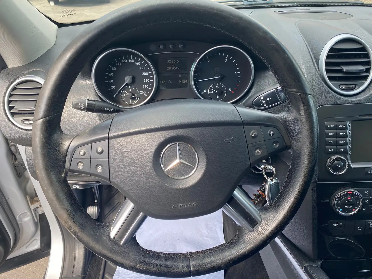 Vehicle image, number 10