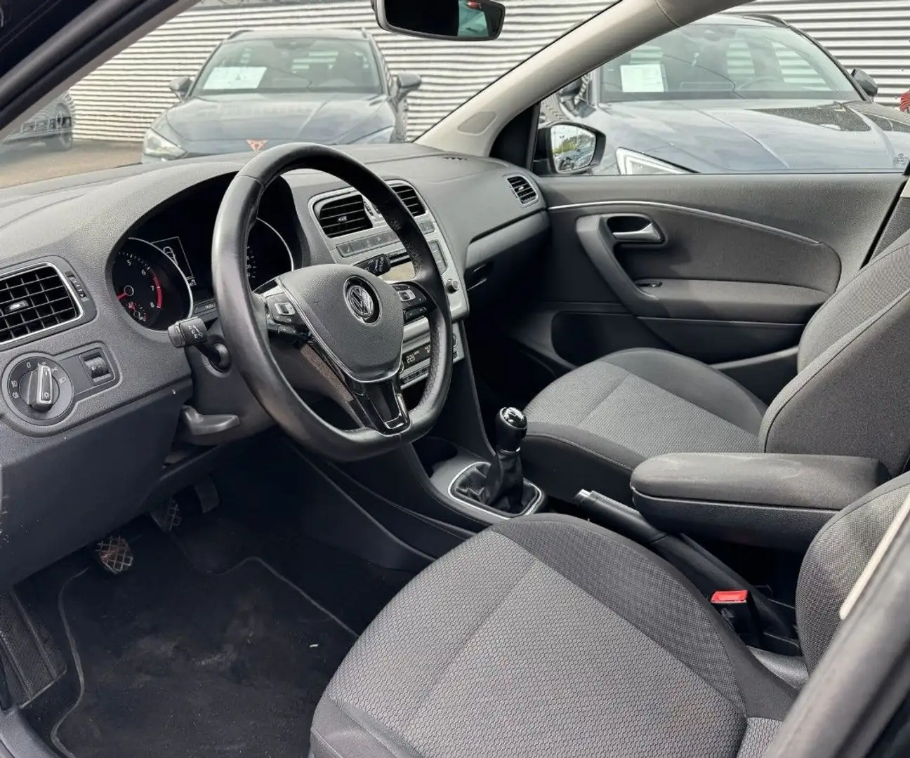 Vehicle image, number 9