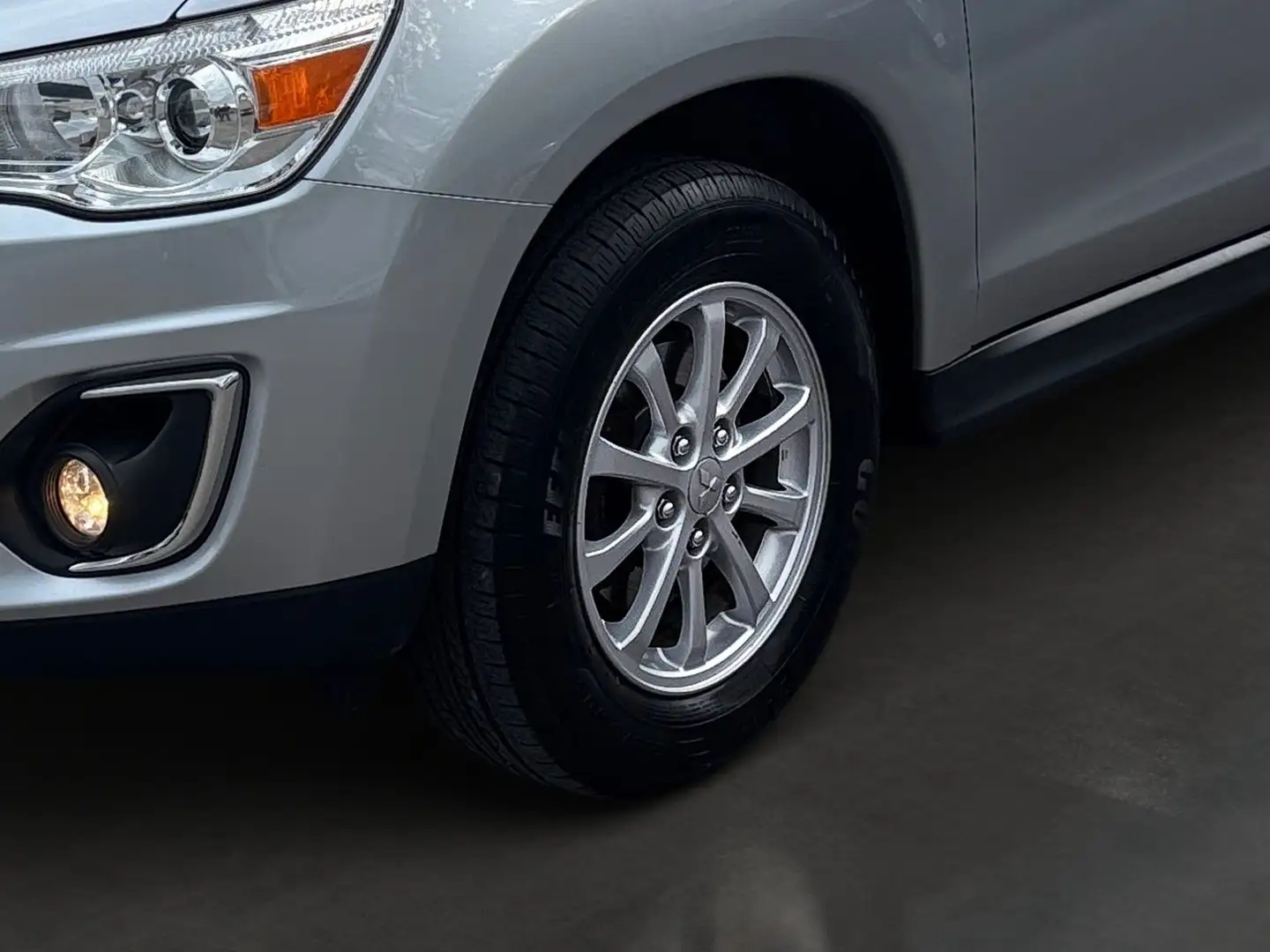 Vehicle image, number 10