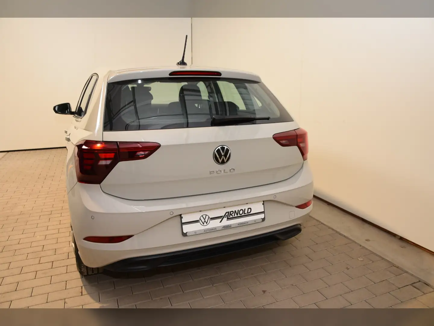 Vehicle image, number 4