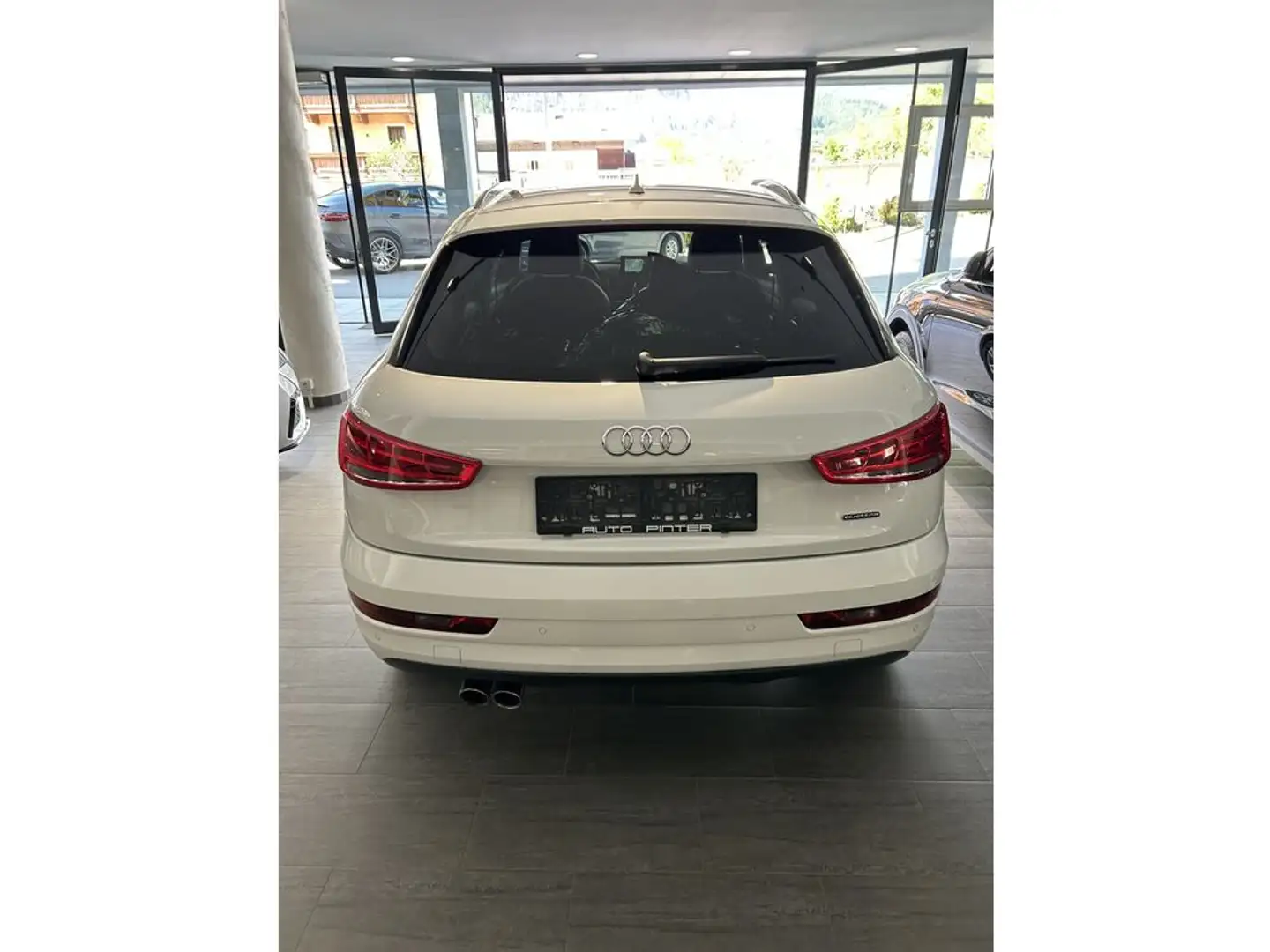 Vehicle image, number 3
