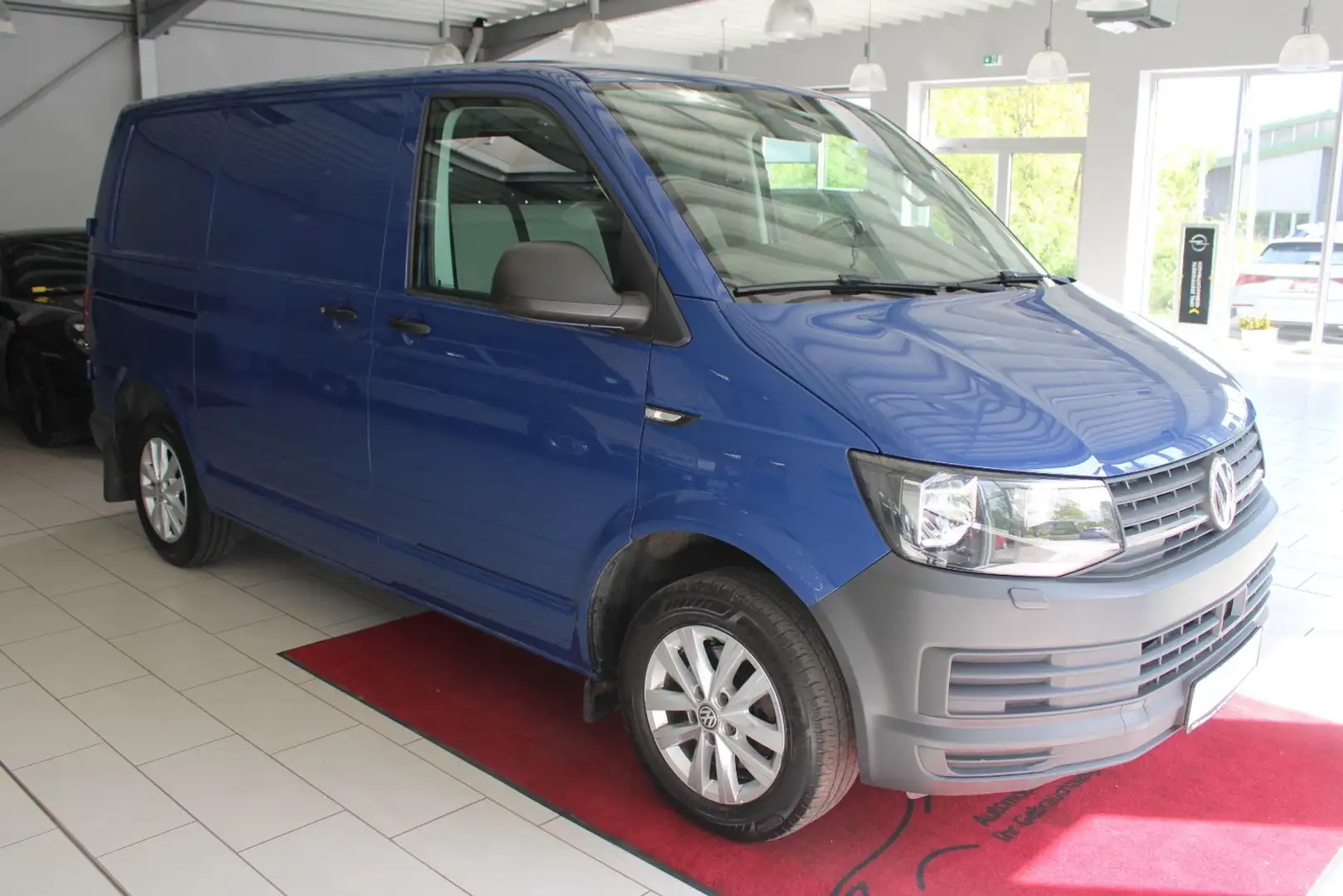 Vehicle image, number 6