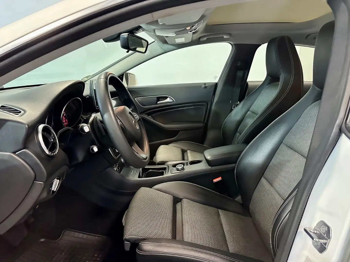 Vehicle image, number 8