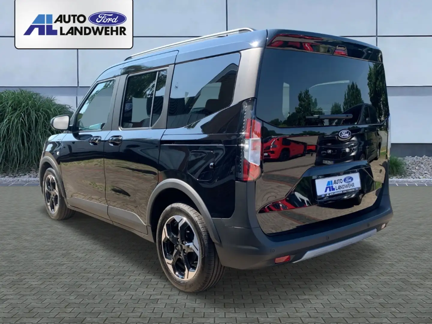 Vehicle image, number 8