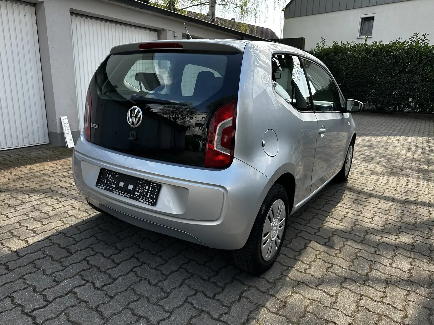 Vehicle image, number 3