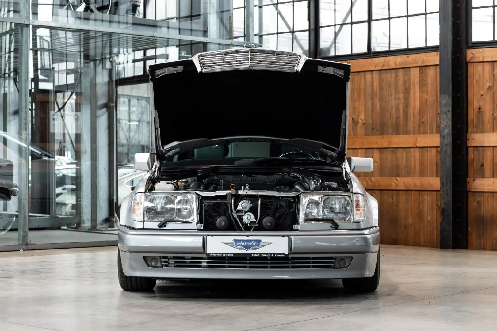 Vehicle image, number 19