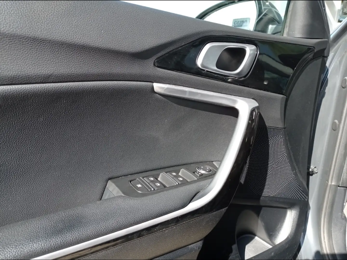 Vehicle image, number 13