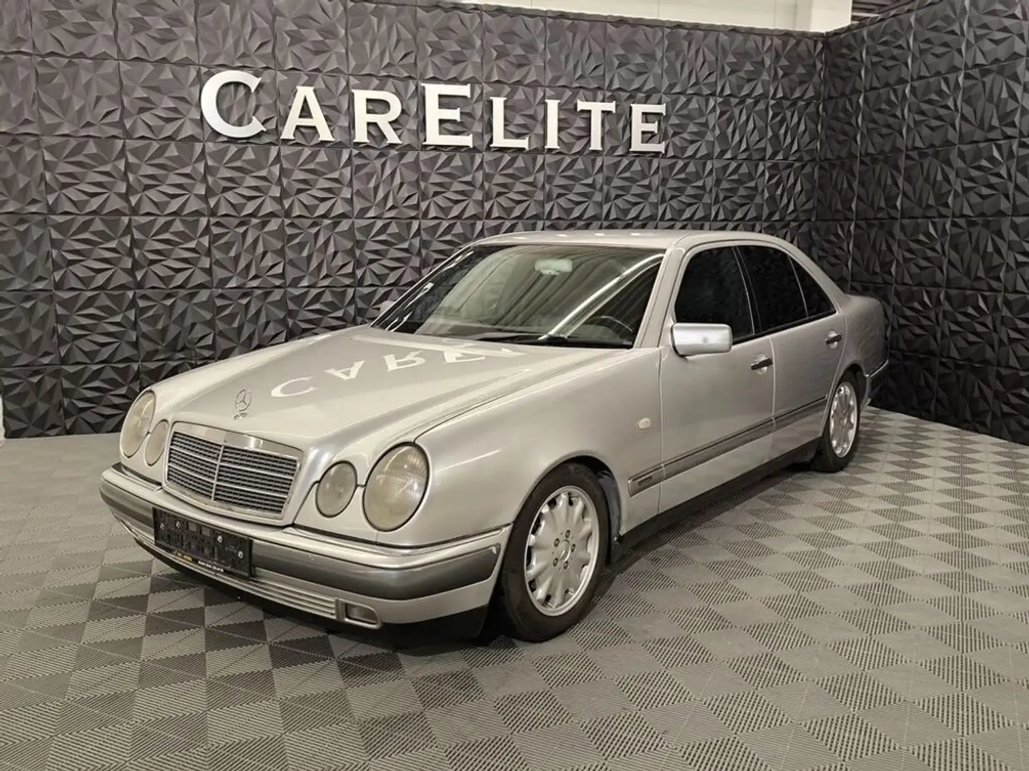 Vehicle image, number 1