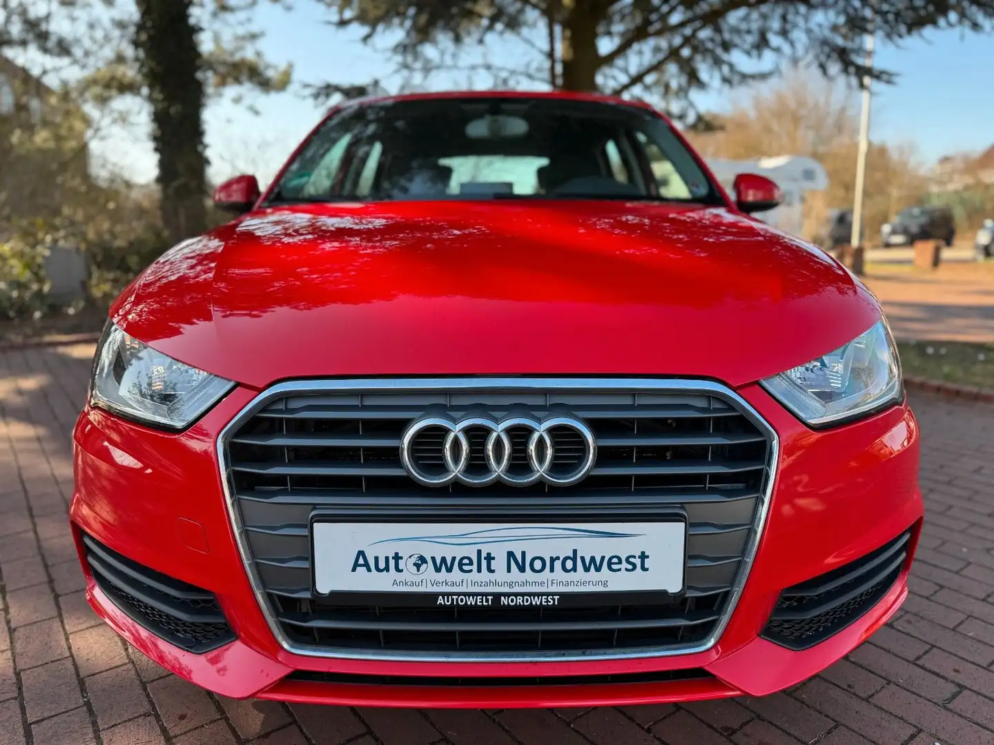 Vehicle image, number 9