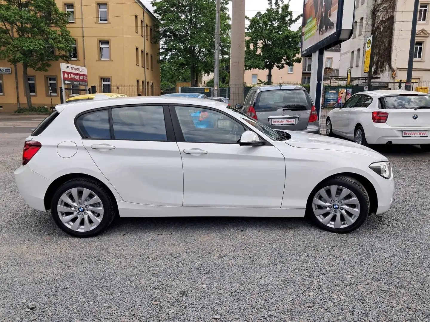 Vehicle image, number 4